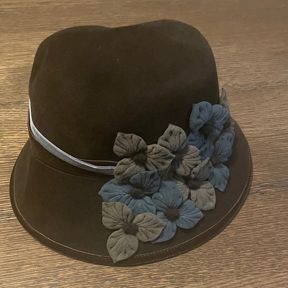 BNWT Gabriel Amar for Frank Olive Elegant Black Floral Women's Hat ☀️SJ